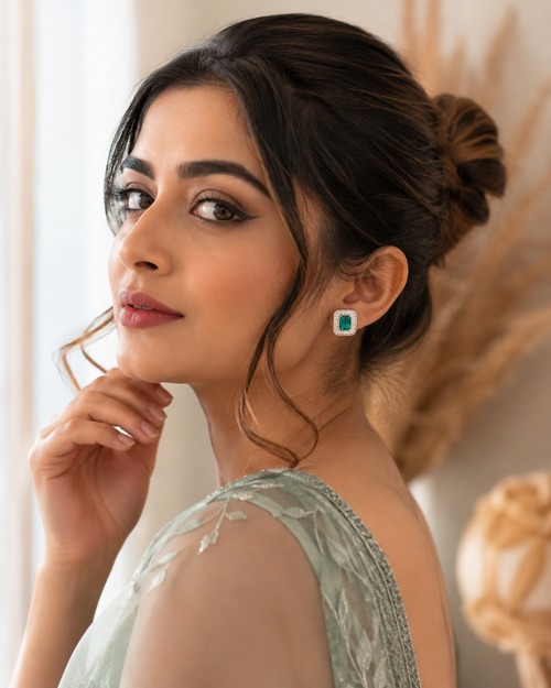 Emerald Luxe Halo Stud Earrings - Plakito